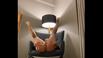 MULHER MELAO DELICIA SE EXIBINDO PRO CAMERA TARADO