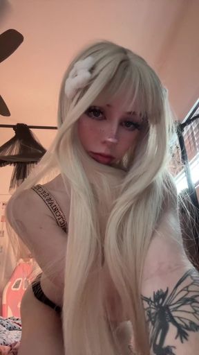 Amateur teen shows off her ass and tits