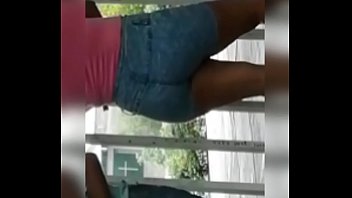 Hermosa chica con gran culo