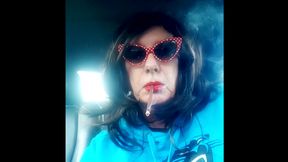 MATURE BRUNETTE CAR SMOKING MORES120 with LEATHER GLOVES and SUNGLASSES TG CD TS