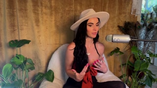 WHAT'S IT REALLY LIKE ON A PORN SET? PODCAST WITH VENUS VALENCIA