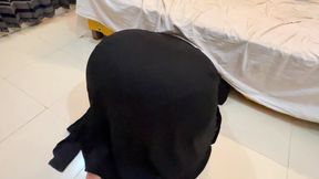 Arab Hot Maid Stuck When She Clean Under Bed - Big Ass Hijabi Girl Wear Abaya Niqab & Panty