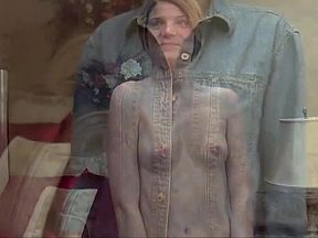 Beautiful teen expose her body