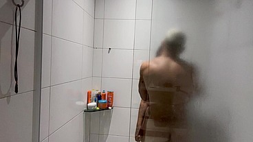 Flagra! Casal fazendo sexo no banheiro