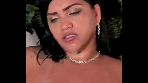 Brunette enjoys bubble bath and gets a tasty load in her pink