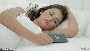 Blowjob Babe Gets a Mouthful from Happy Ending