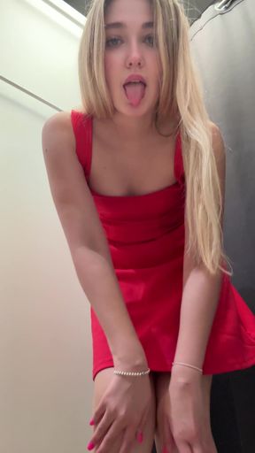 Curvy Onlyfan shows off her big ass and natural tits