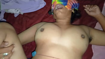 desi bhabhi ne squirt se devar ko nehla diya chudai ke waqt Hindi HD video sex