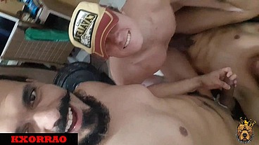 QUANDO O PUTO NERD QUIS ESTRAVAZAR COM TANTOS MACHOS! parte 3