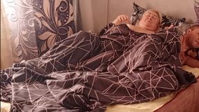 shared a bed with my stepmom fucked her in the mouth and then in the pussy doggy style
