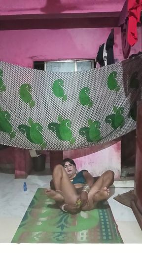 Must-share moment from &quot;Madhuri bhabhi aj land ka pani likali&quot;
