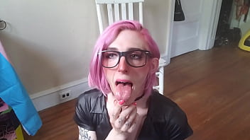 Trans Student &#039_Briefs&#039_ sucks Tutor&#039_s Cock for Good Grades