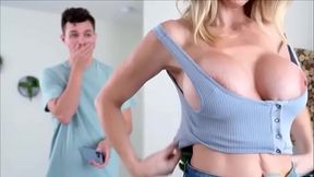 Stiefmutter im Bikini verf&uuml_hrte Stiefsohn dazu, sie zu ficken