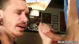 Alt twinks trade blowjobs and jerk off together