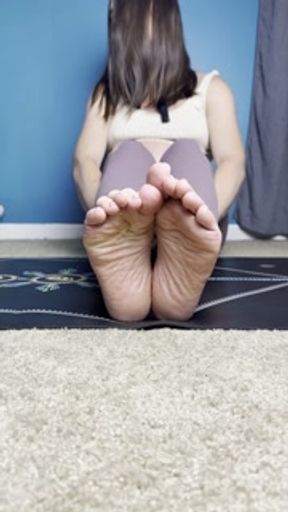 Pregnant Yoga Instructor JOI