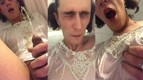jeu uro dans la baignoire mon teeshirt est trempe ma bouche est pleine !