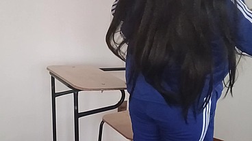 Video of a STUDENT PENETRATED by a Classmate in the CLASSROOM at Night! Student with NICE TITS!! They Agreed to Meet After School! Public Sex! Homemade Video! (SHEER COMPLETE)