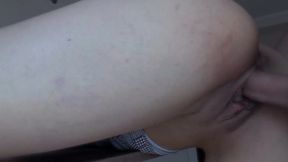 subo la piernita en la mesa y dejo que me la den toda