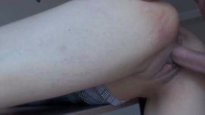 subo la piernita en la mesa y dejo que me la den toda