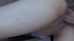 subo la piernita en la mesa y dejo que me la den toda