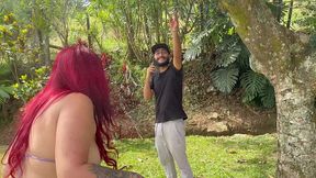 despues de una asoleada en la piscina, nos follamos al novio de una amiga