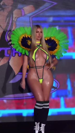 PMV porn star blonde shows off her lingerie on TikTok