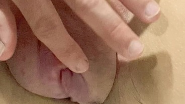 Pussy gets pumped up with pussy pump for the first time with anal plug in her ass