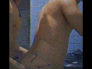 Comendo o cuzinho do meu papai enquanto ele corta verduras na cozinha