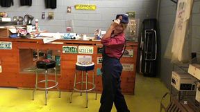 the mechanic fantasy – luna green in a long, no-limits session