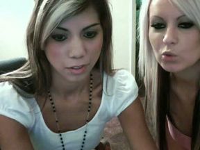 Two smiling American babes makes me horny on webcam