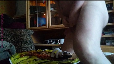 Volles Kondom und Birkenstocks ** SPERMA Fun 2 **