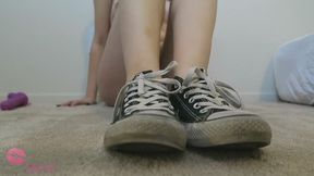 Lydia Love fucks herself