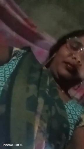 Chacha Naraj Hokar Jangal Me Mutthi Marta Hai Chachi Ghar Par Chut Ka Pani Nikalti Hai