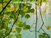 Un mec se masturbe et jouit dans la foret près de grand cascade (French Porn)