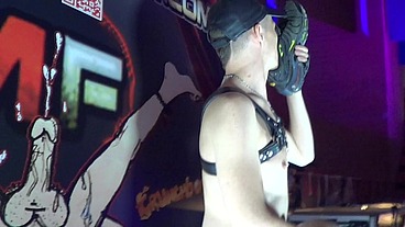 2329 show porn live in public