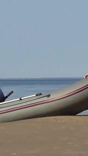 Boatman Fucked a Hot Tourist