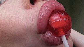 LOLLIPOP FROZE IN MY PLUMP LIPS!MP4