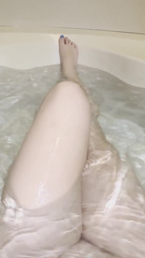 Fingering My Pussy and Exhibiting My Feet at the Bathtub