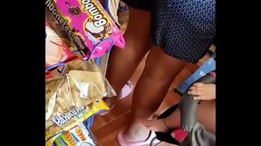 Otra culona compra en la tienda