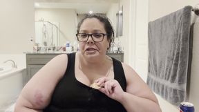 Plump Paradise: Snack N Chat