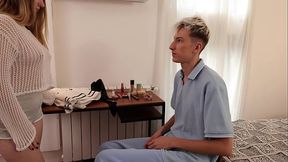 Stepdad fucked isang cute na femboy at ang kanyang stepdaughter at cummed sa kanyang puki