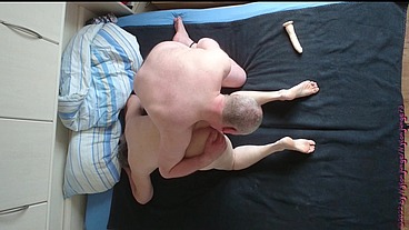 Geile Oma mit Dildo ficken und Kuscheln