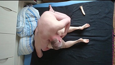 Geile Oma mit Dildo ficken und Kuscheln