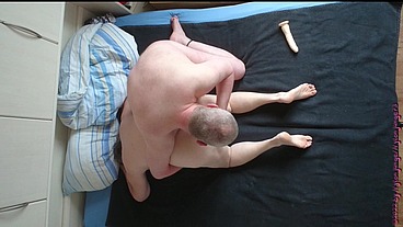 Geile Oma mit Dildo ficken und Kuscheln