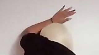Jamaican Sexy Twerks For The Camera