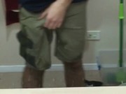 Tradie shows his cock