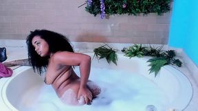 Big Black Woman Masturbates in the Jacuzzi