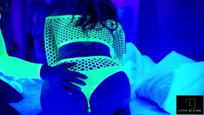 livieblainn, katie kampbell and flight attendant fiona light up