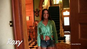 Roxy 5 Minute 4K Nude Strips & Display Tease