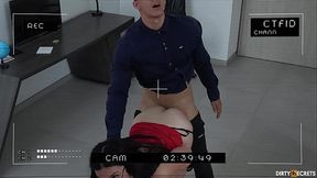 I SEDUCE THE HEAD OF SECURITY TO LET ME GO